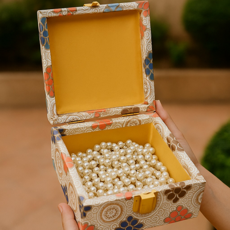 Elegant Decorative White Box for Gifting